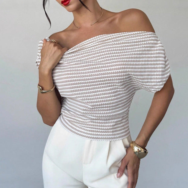 TOP DE CUELLO INCLINADO