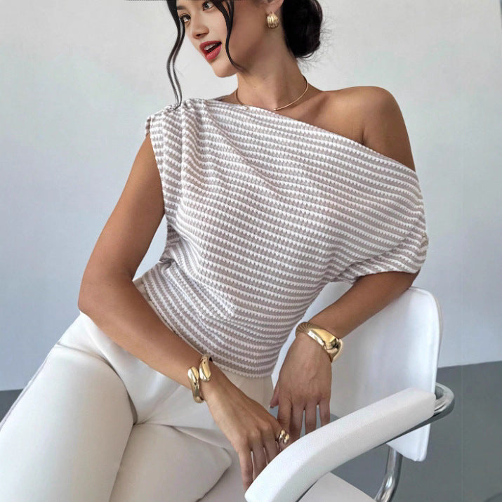 TOP DE CUELLO INCLINADO