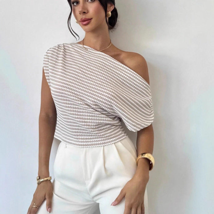 TOP DE CUELLO INCLINADO